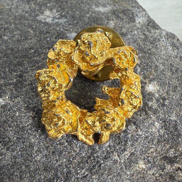 Vintage Gold Tone Flower Rose Wreath Brooch 1" X 1" - Picture 2 of 5